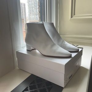 White Manolo Blahnik boots 40.5